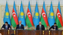 Azerbaijan, Kazakhstan sign documents (PHOTO/VIDEO)