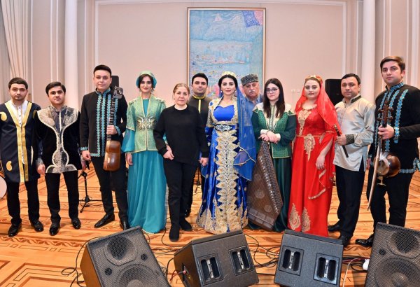 Салам, Новруз! Музыкальная весна в Баку (ФОТО)