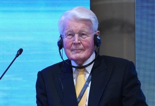 European dual rules halted Azerbaijani-Armenian conflict fix  - Iceland's former President