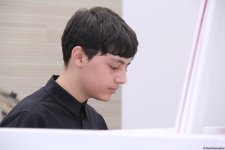 В школе искусств имени Вагифа Мустафазаде представлены выставка и концерт памяти Мастера (ВИДЕО, ФОТО)