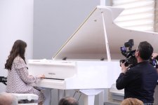 В школе искусств имени Вагифа Мустафазаде представлены выставка и концерт памяти Мастера (ВИДЕО, ФОТО)