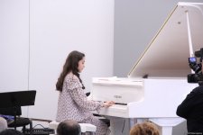 В школе искусств имени Вагифа Мустафазаде представлены выставка и концерт памяти Мастера (ВИДЕО, ФОТО)