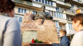 В Киеве почтили память азербайджанского поэта Самеда Вургуна (ФОТО)