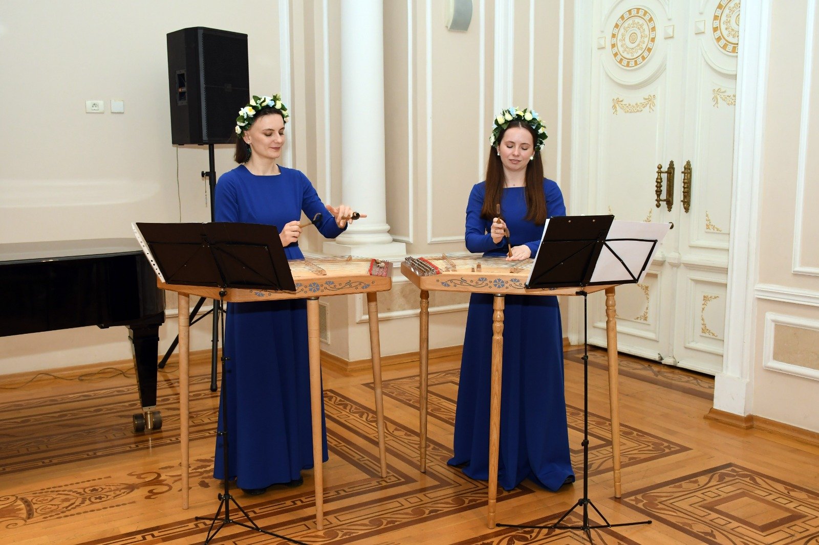Красота природы и любовь к родному краю. В Баку открылась выставка "Беларусь глазами художников" (ФОТО)