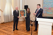 Красота природы и любовь к родному краю. В Баку открылась выставка "Беларусь глазами художников" (ФОТО)