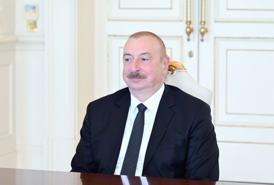 President Ilham Aliyev receives SecGen of Muslim Council of Elders (PHOTO)