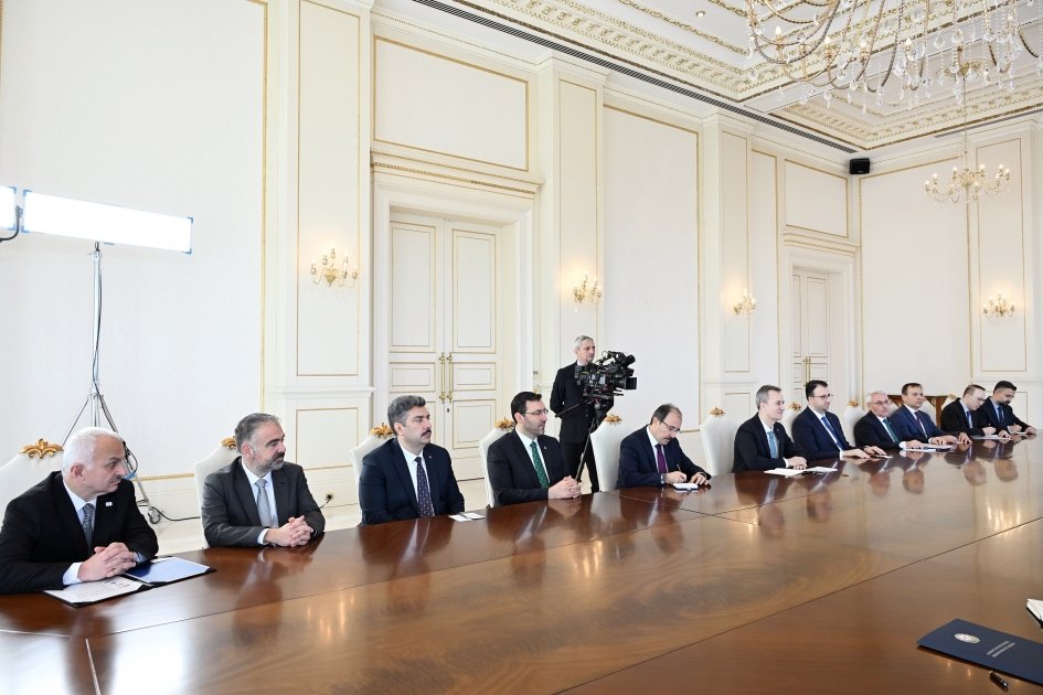 Президент Ильхам Алиев принял делегацию во главе с председателем комитета Администрации Президента Турции  (ФОТО/ВИДЕО)