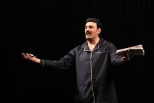 Премьера Бакинского муниципального театра: от инопланетян до Шекспира, или Однажды в психбольнице (ФОТО)