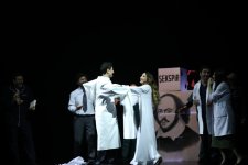 Премьера Бакинского муниципального театра: от инопланетян до Шекспира, или Однажды в психбольнице (ФОТО)