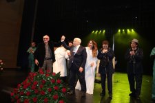 Премьера Бакинского муниципального театра: от инопланетян до Шекспира, или Однажды в психбольнице (ФОТО)