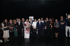 Премьера Бакинского муниципального театра: от инопланетян до Шекспира, или Однажды в психбольнице (ФОТО)
