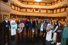 Премьера Бакинского муниципального театра: от инопланетян до Шекспира, или Однажды в психбольнице (ФОТО)