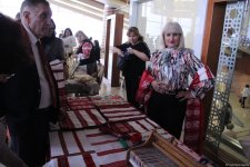 В рамках Дней культуры Беларуси в Азербайджане прошла выставка банеров и работ народных умельцев (ФОТО)
