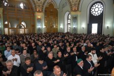 В мечети Тезепир совершен праздничный намаз (ФОТО)