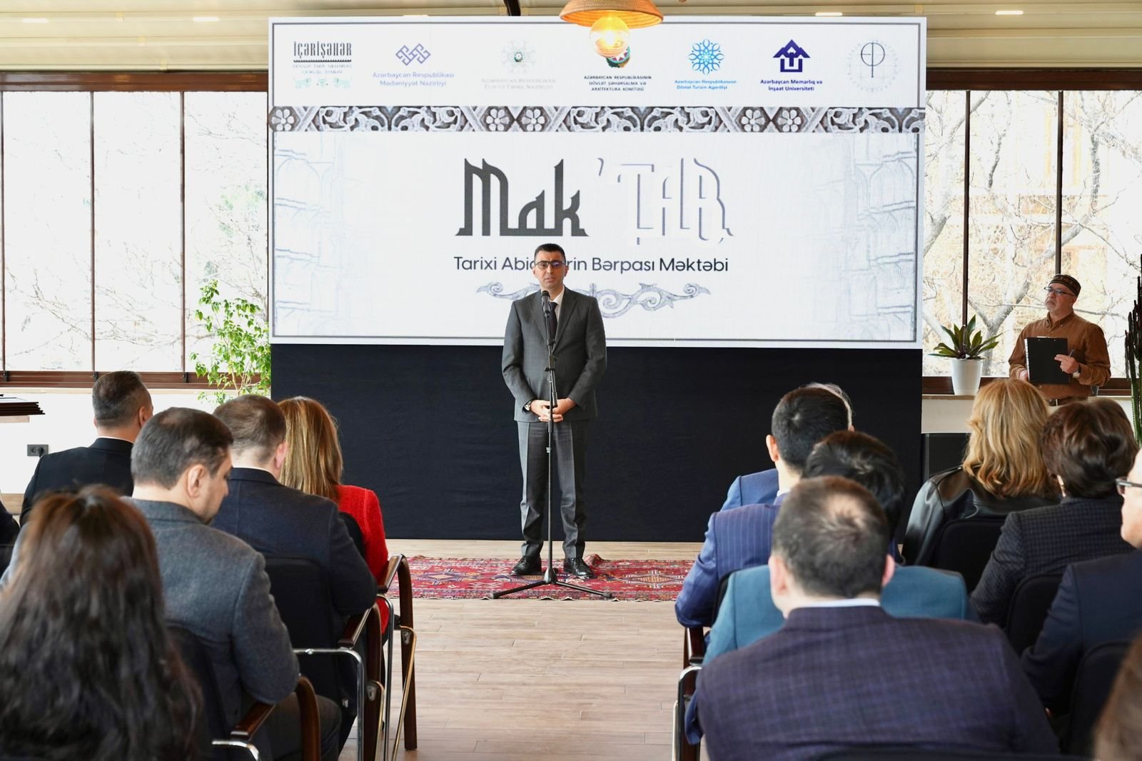 В Ичеришехер прошла церемония награждения выпускников Mak’TAB