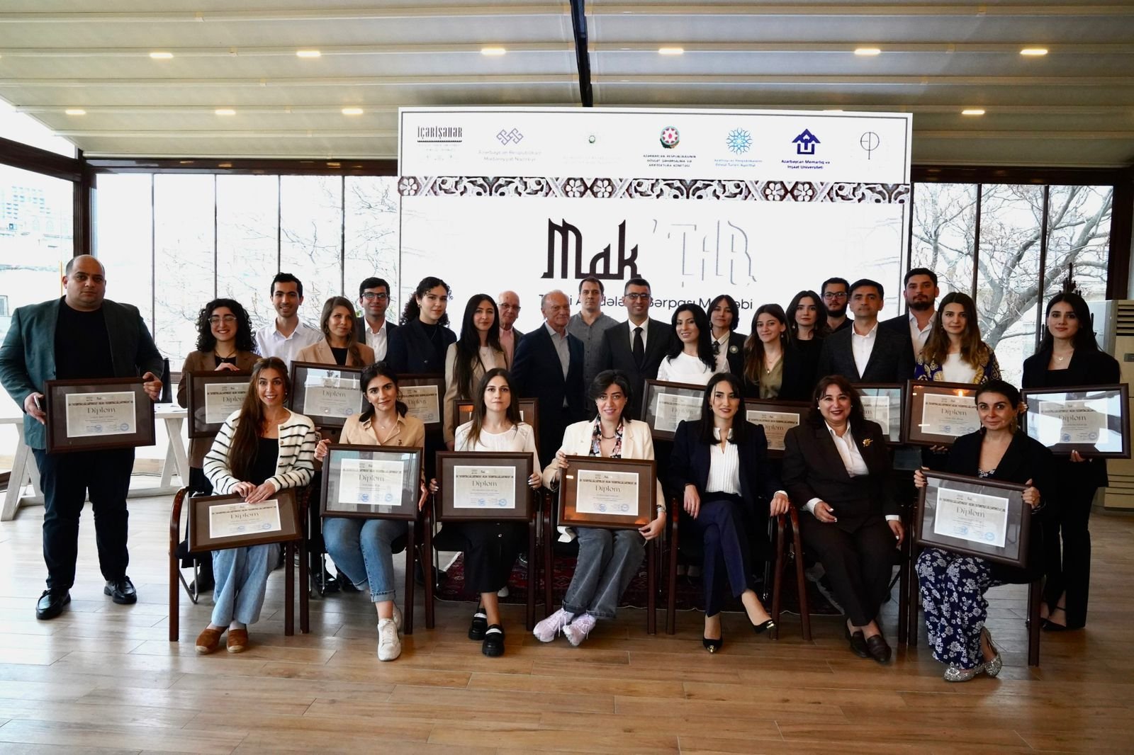 В Ичеришехер прошла церемония награждения выпускников Mak’TAB