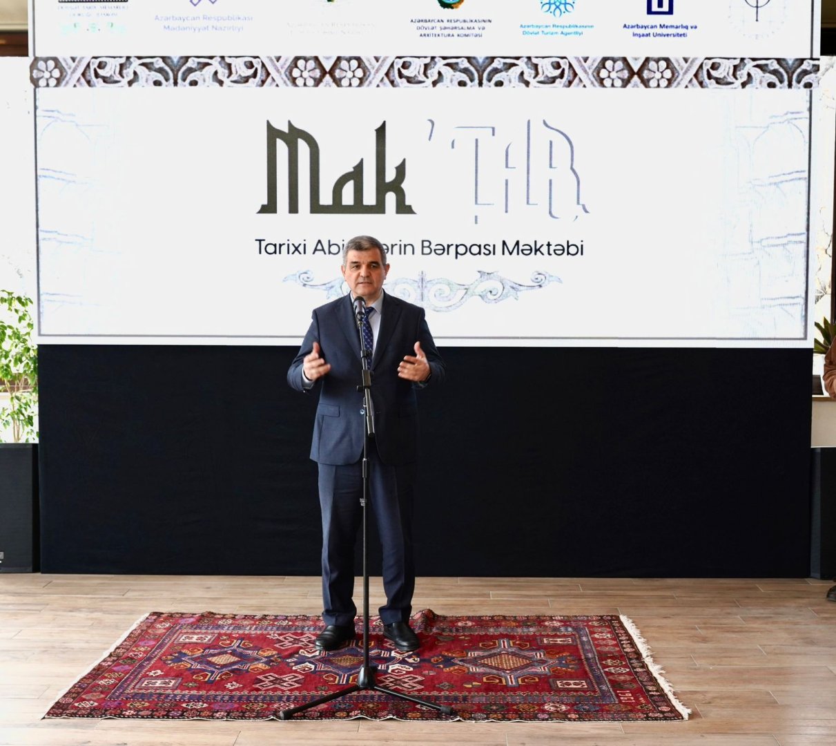 В Ичеришехер прошла церемония награждения выпускников Mak’TAB
