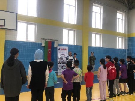 В Баку прошел турнир по настольному теннису среди школьников (ФОТО)
