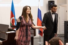 Он меняет голос как костюмы… В Баку прошел концерт уникального вокалиста Ильхама Назарова (ФОТО)