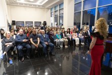 Он меняет голос как костюмы… В Баку прошел концерт уникального вокалиста Ильхама Назарова (ФОТО)