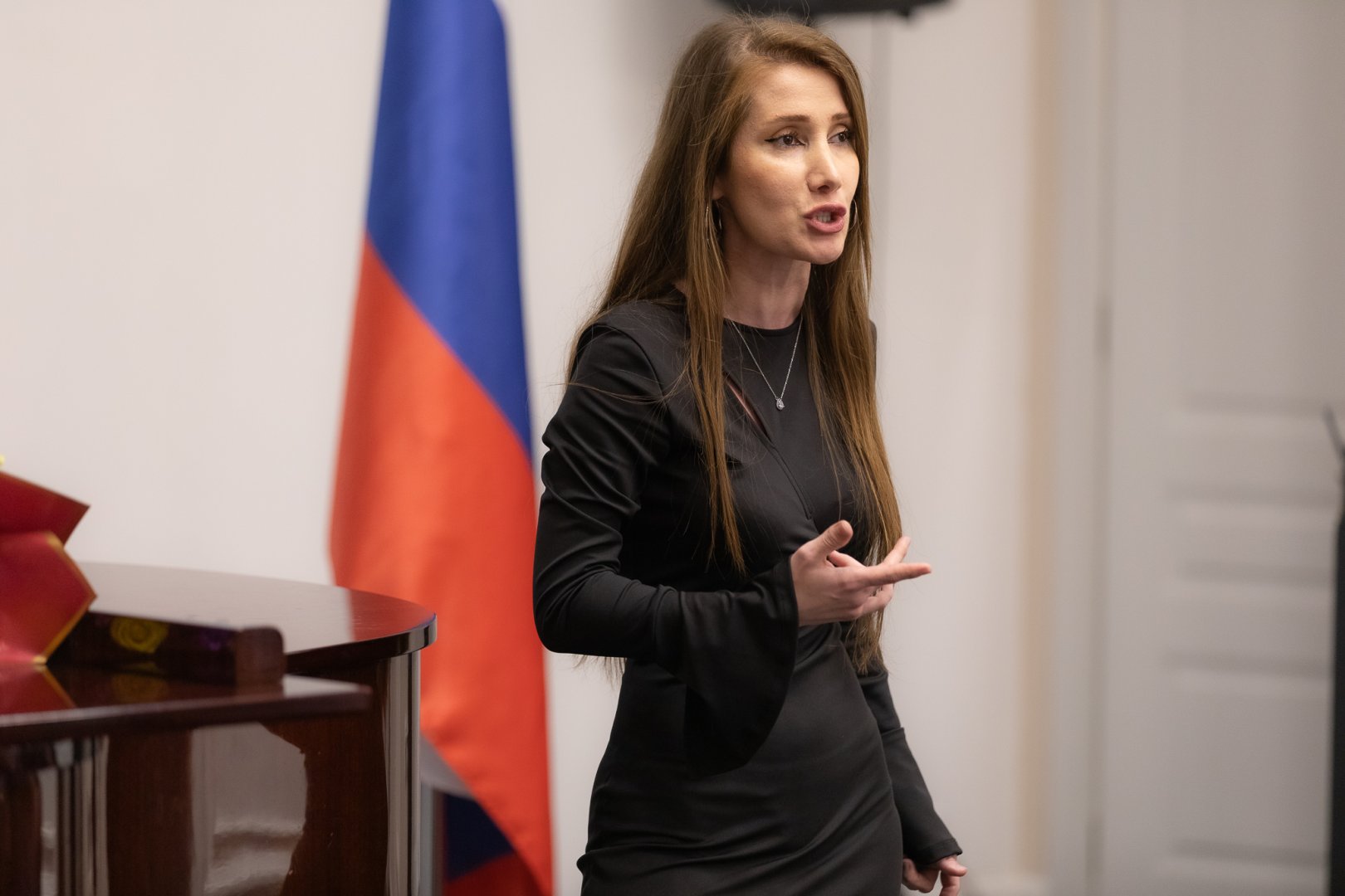 Он меняет голос как костюмы… В Баку прошел концерт уникального вокалиста Ильхама Назарова (ФОТО)