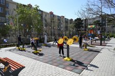 Another yard newly improved in Baku with participation of Vice President of Heydar Aliyev Foundation Leyla Aliyeva handed over to residents (PHOTO)