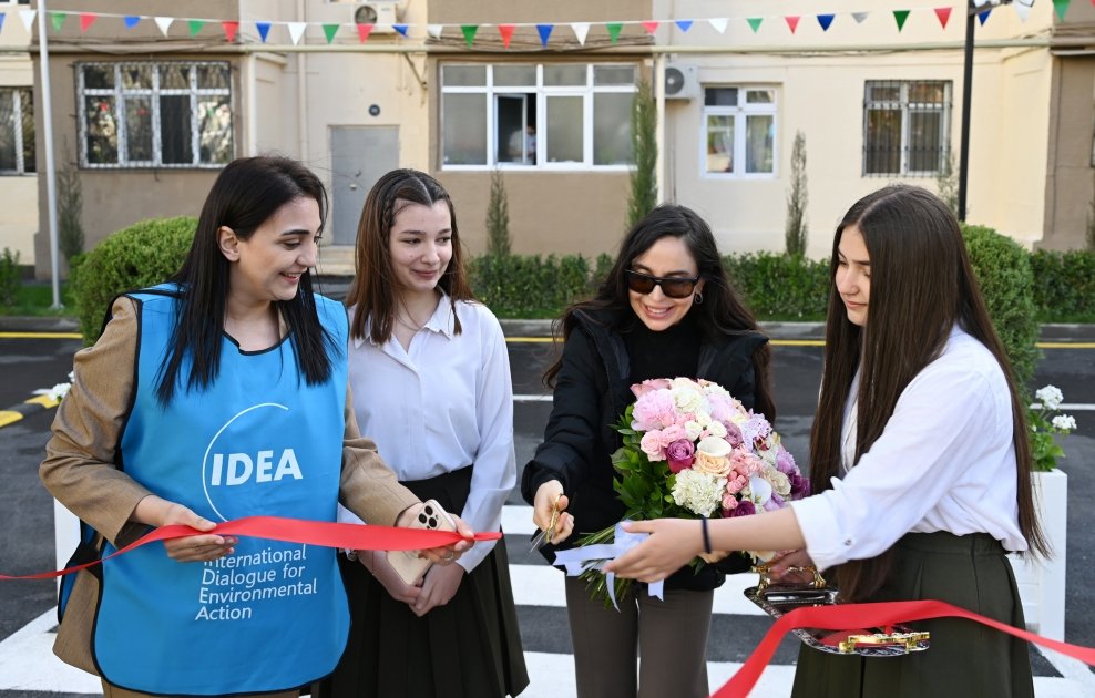 Another yard newly improved in Baku with participation of Vice President of Heydar Aliyev Foundation Leyla Aliyeva handed over to residents (PHOTO)