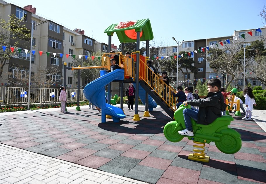 Another yard newly improved in Baku with participation of Vice President of Heydar Aliyev Foundation Leyla Aliyeva handed over to residents (PHOTO)