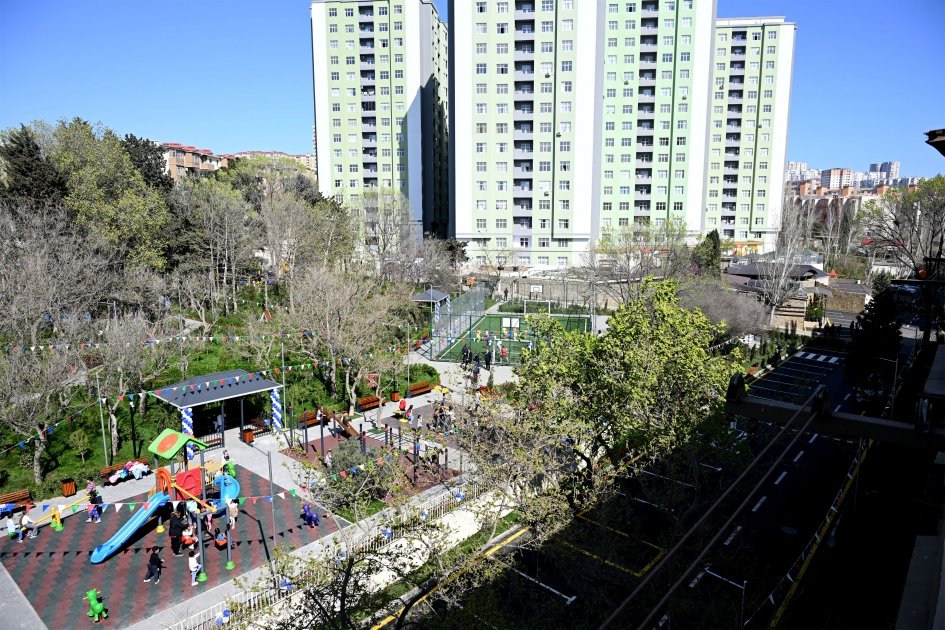 Another yard newly improved in Baku with participation of Vice President of Heydar Aliyev Foundation Leyla Aliyeva handed over to residents (PHOTO)