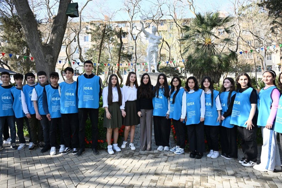Another yard newly improved in Baku with participation of Vice President of Heydar Aliyev Foundation Leyla Aliyeva handed over to residents (PHOTO)