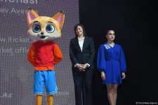 В рамках Кубка мира по художественной гимнастике в Баку вручена награда "AGF Trophy" (ФОТО)