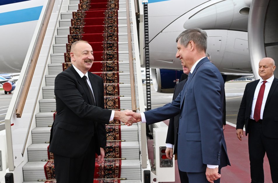 Президент Ильхам Алиев прибыл с рабочим визитом в Россию (ФОТО/ВИДЕО)