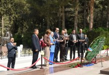 Алжирские парламентарии посетили могилу великого лидера Гейдара Алиева и Аллею шехидов (ФОТО)
