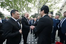 Президент Ильхам Алиев и Президент Садыр Жапаров приняли участие в церемонии открытия памятника Чингизу Айтматову в Баку (ФОТО)