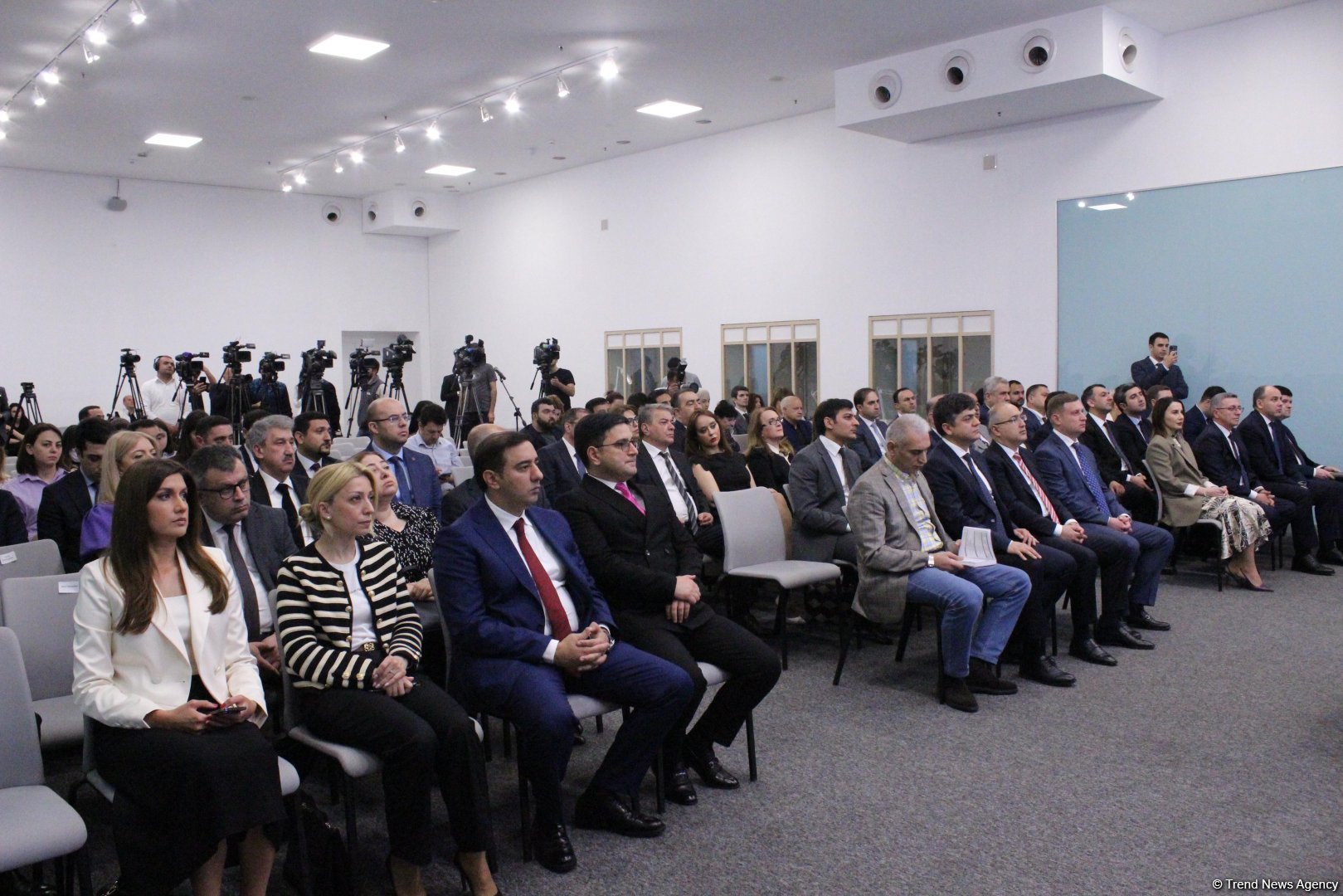 В Азербайджане электронизированы медицинские справки (ФОТО)