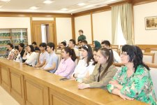 В Ташкенте в рамках "Недели книг" представлены азербайджанские издания (ФОТО)