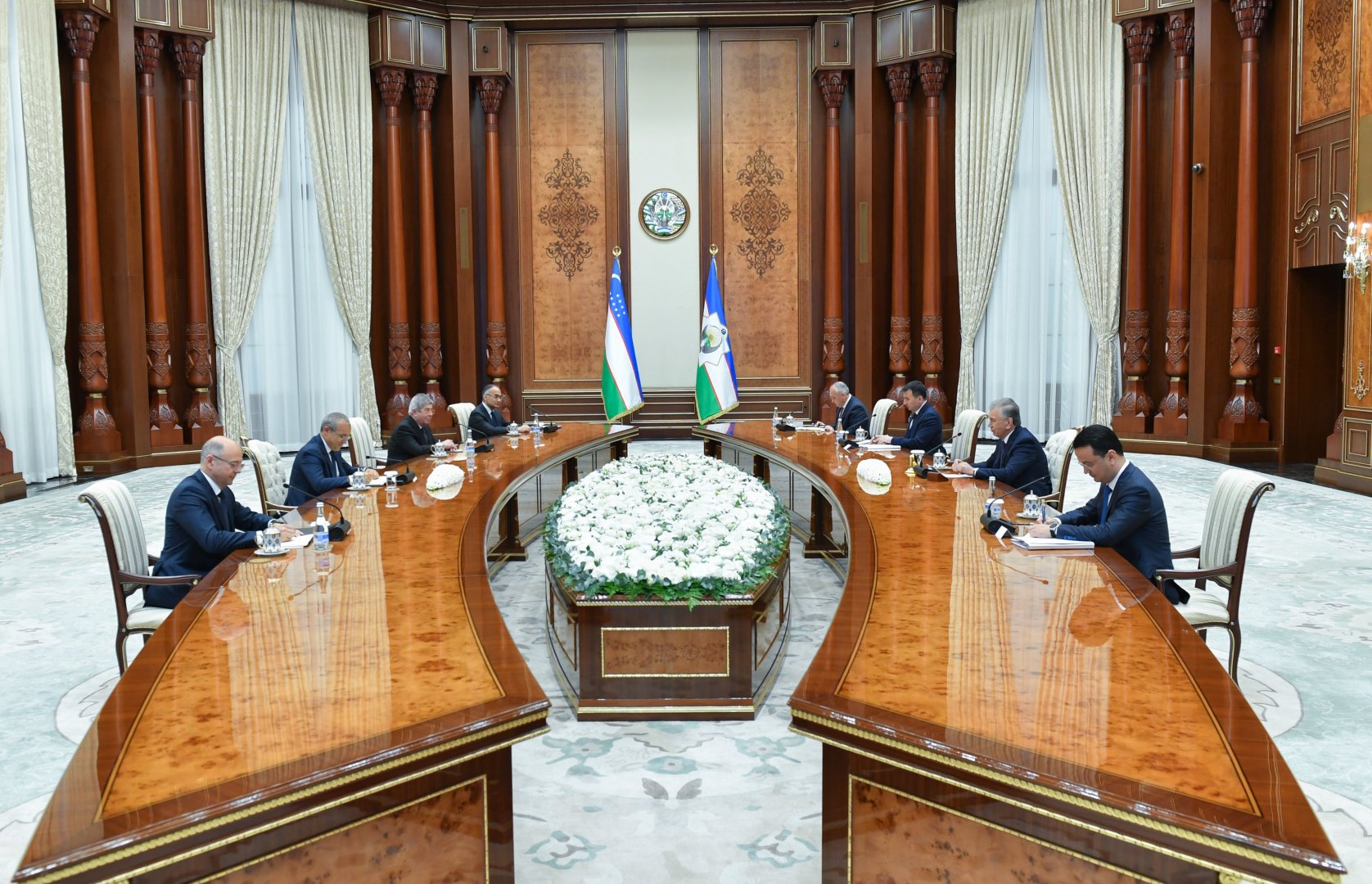 President of Uzbekistan receives Azerbaijani delegation (PHOTO)