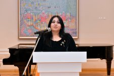 "Влюбленный дервиш" из Узбекистана в Азербайджане (ФОТО)