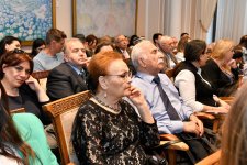 "Влюбленный дервиш" из Узбекистана в Азербайджане (ФОТО)