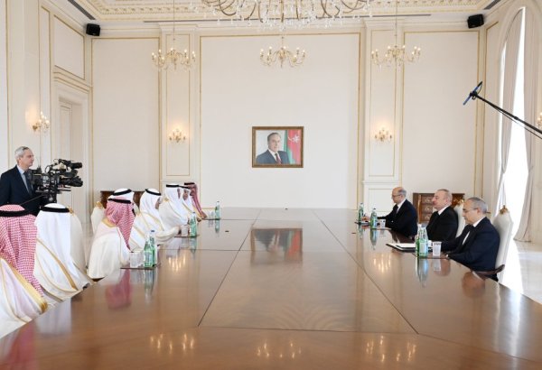 President Ilham Aliyev receives Saudi energy minister (PHOTO)