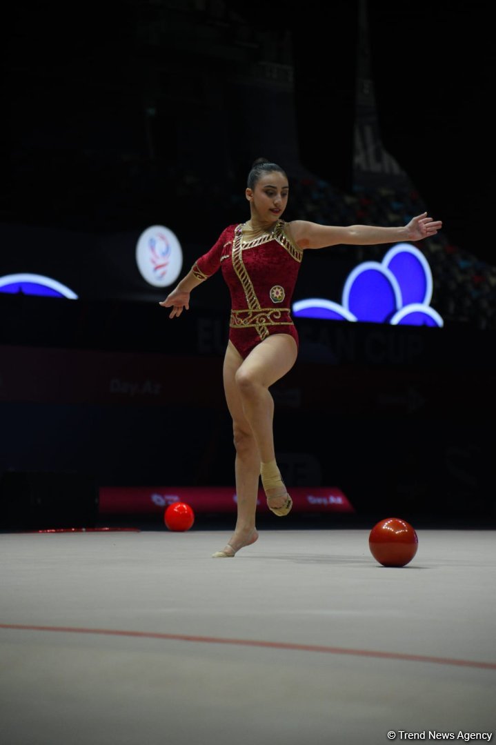 Зохра Агамирова вышла в два финала Кубка Европы по художественной гимнастике в Баку (ФОТО)
