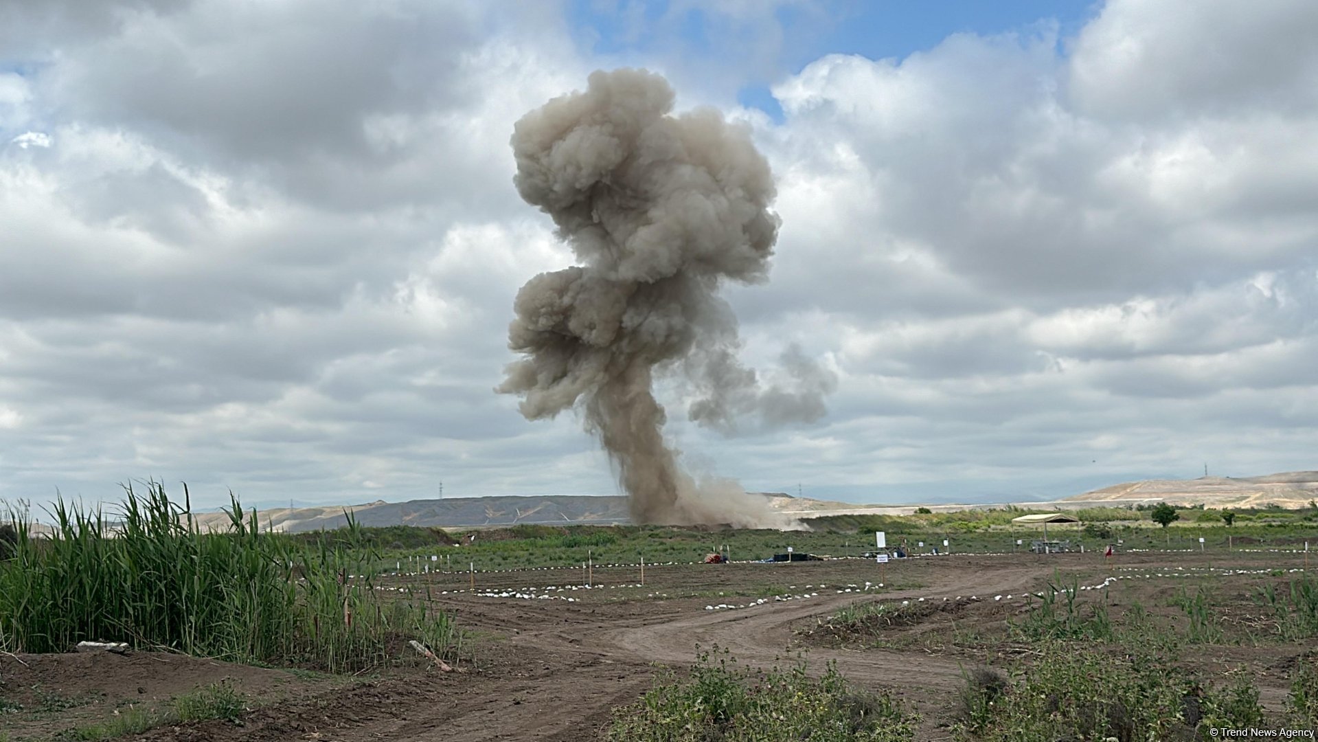 Военнослужащий армии Азербайджана подорвался на мине в направлении условной границы с Арменией