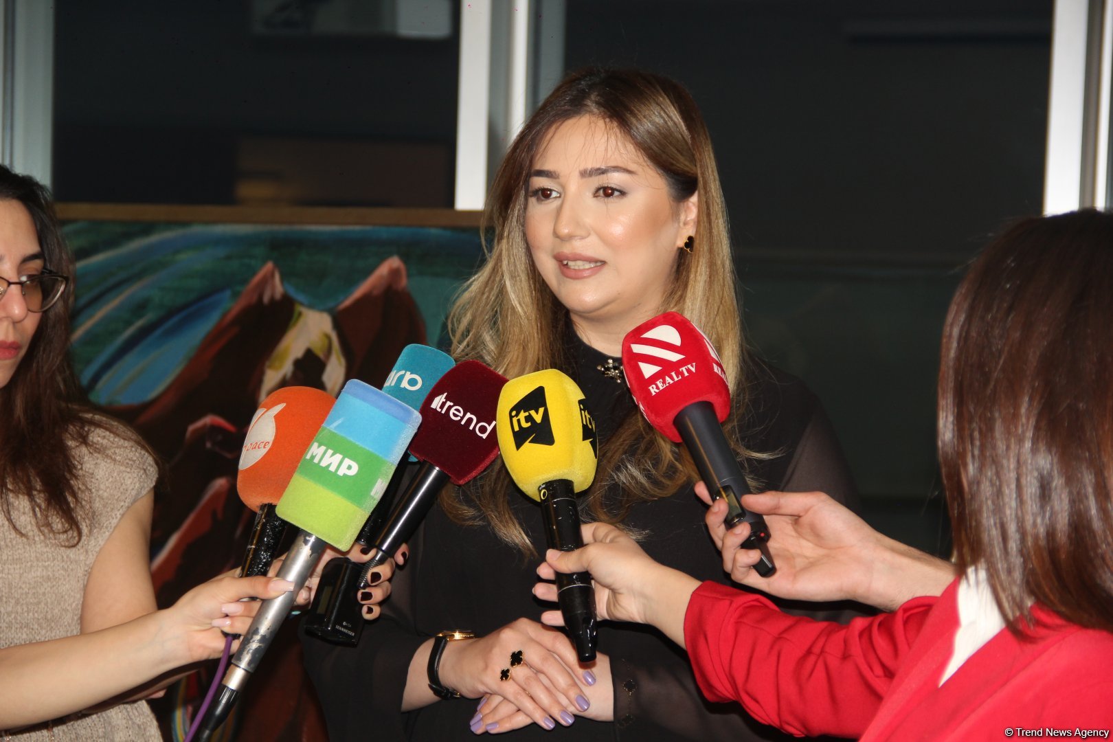 Xalq Bank провел презентацию художественного альбома, посвященного видному художнику Джахиду Джемалю (ФОТО)