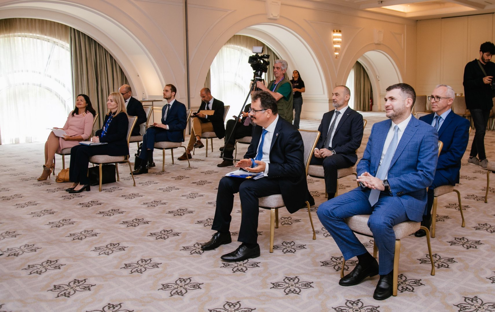 EIB Global and Bank Respublika signed a €10 million loan agreement to boost financial access for small businesses