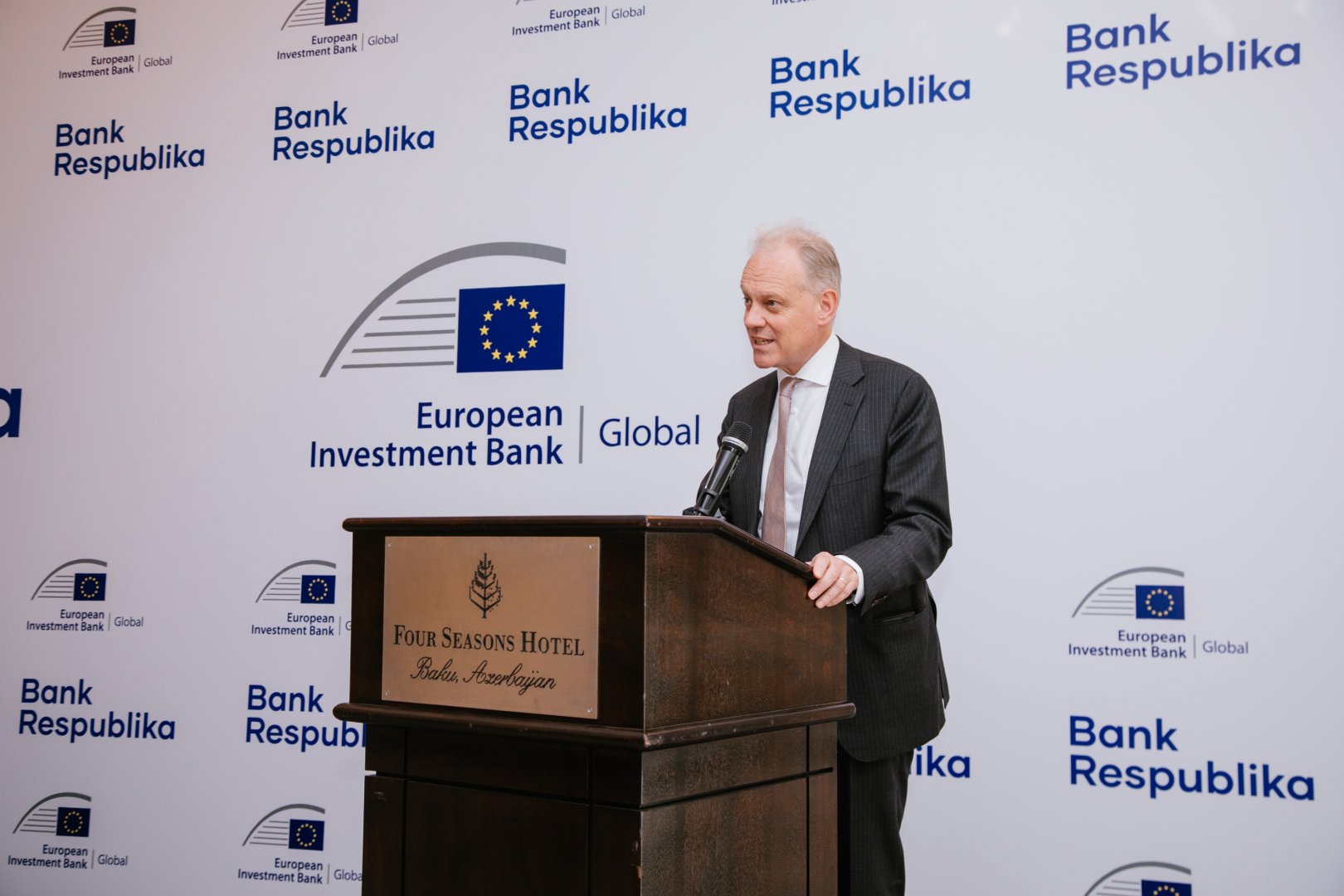 EIB Global and Bank Respublika signed a €10 million loan agreement to boost financial access for small businesses