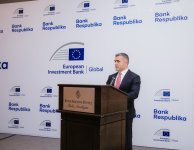 EIB Global and Bank Respublika signed a €10 million loan agreement to boost financial access for small businesses