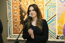 В Баку открылась выставка работ Фидан Амировой "По следам узоров..." – яркие краски души художницы  (ФОТО)