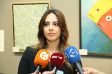 В Баку открылась выставка работ Фидан Амировой "По следам узоров..." – яркие краски души художницы  (ФОТО)