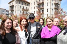 Президент Ильхам Алиев и Первая леди Мехрибан Алиева приняли участие в открытии первого жилого комплекса в Шуше и встретились с первыми жителями, переселившимися в город (ФОТО/ВИДЕО)