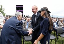 Президент Ильхам Алиев и Первая леди Мехрибан Алиева приняли участие в открытии VII Международного музыкального фестиваля «Харыбюльбюль» в Шуше (ФОТО/ВИДЕО)